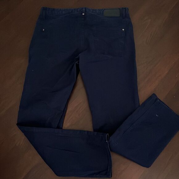 Blue Jeans  - Picture 3 of 3